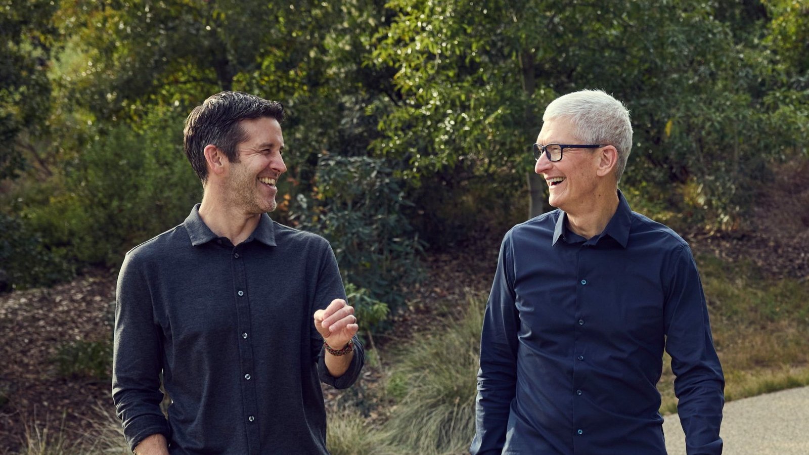 Apple anuncia que Tim Cook deixará cargo de CEO; conheça novo executivo