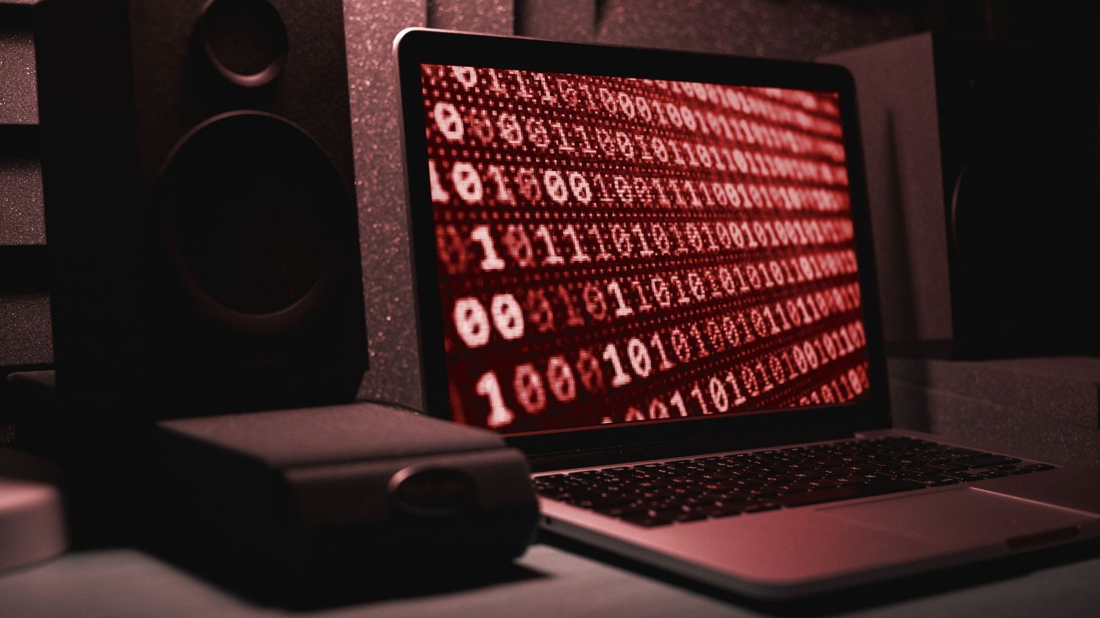 Cibercrime organizado usa Outlook para esconder vírus em Linux e Windows