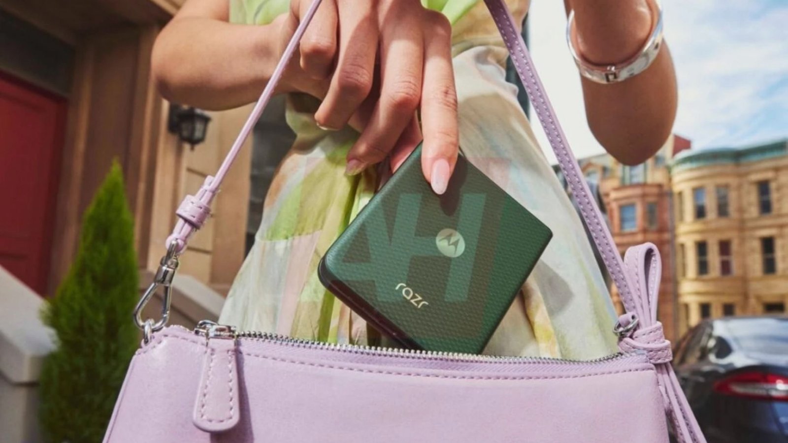 Motorola Razr 70+ tem supostas imagens oficiais vazadas um dia antes do anúncio