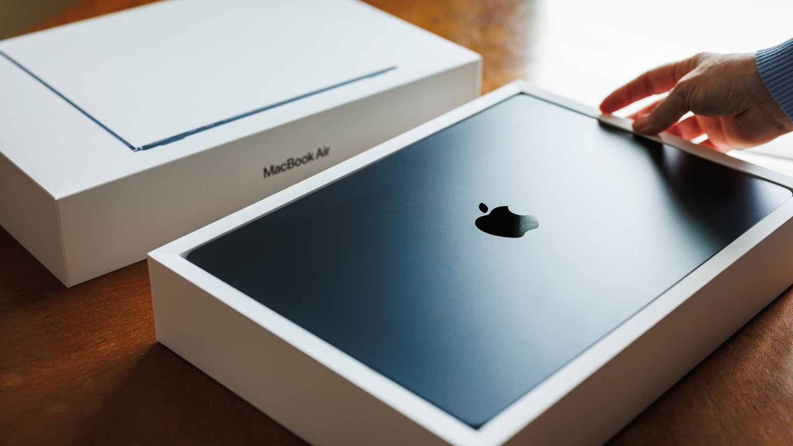 Apple e Intel fecham acordo para fabricação de chips, diz jornal