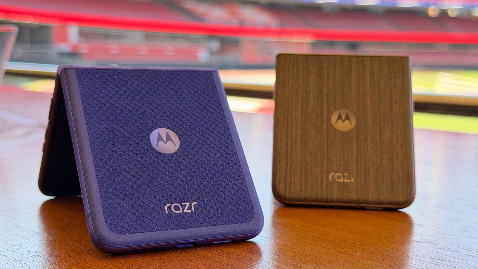 Motorola lança dobrável Razr 70 Ultra com preço alto no Brasil